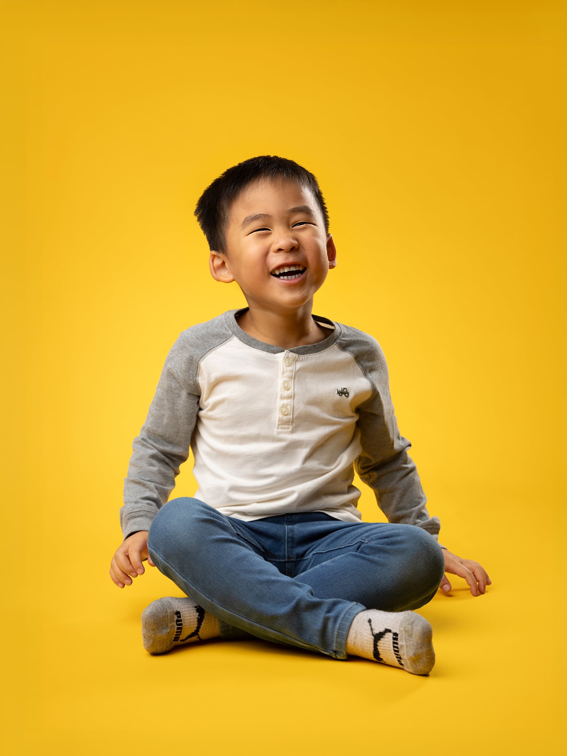 Montreal kids photographer Kar-Mei Quach — candid child portrait