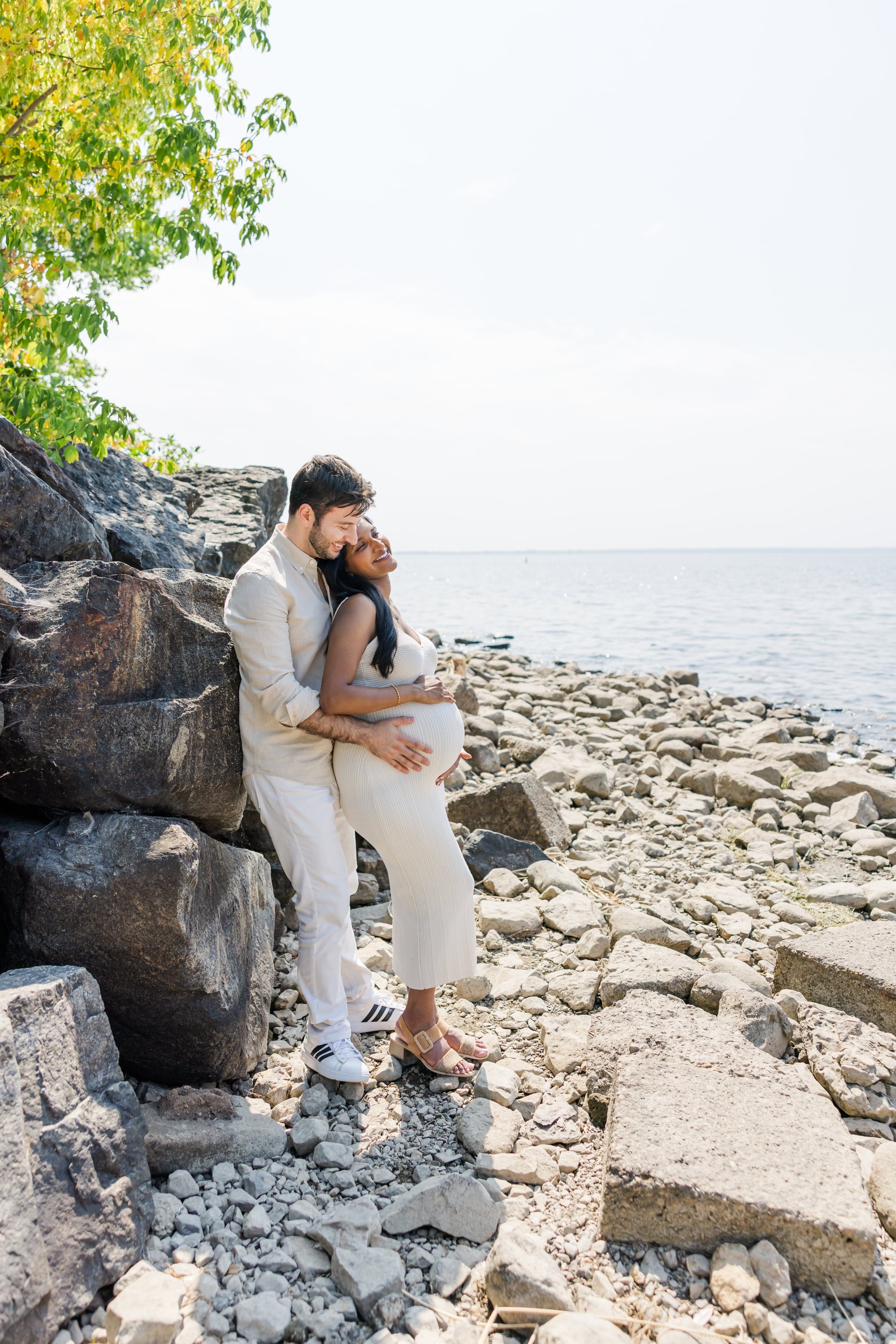 Maternity photography Montreal by Kar-Mei Quach