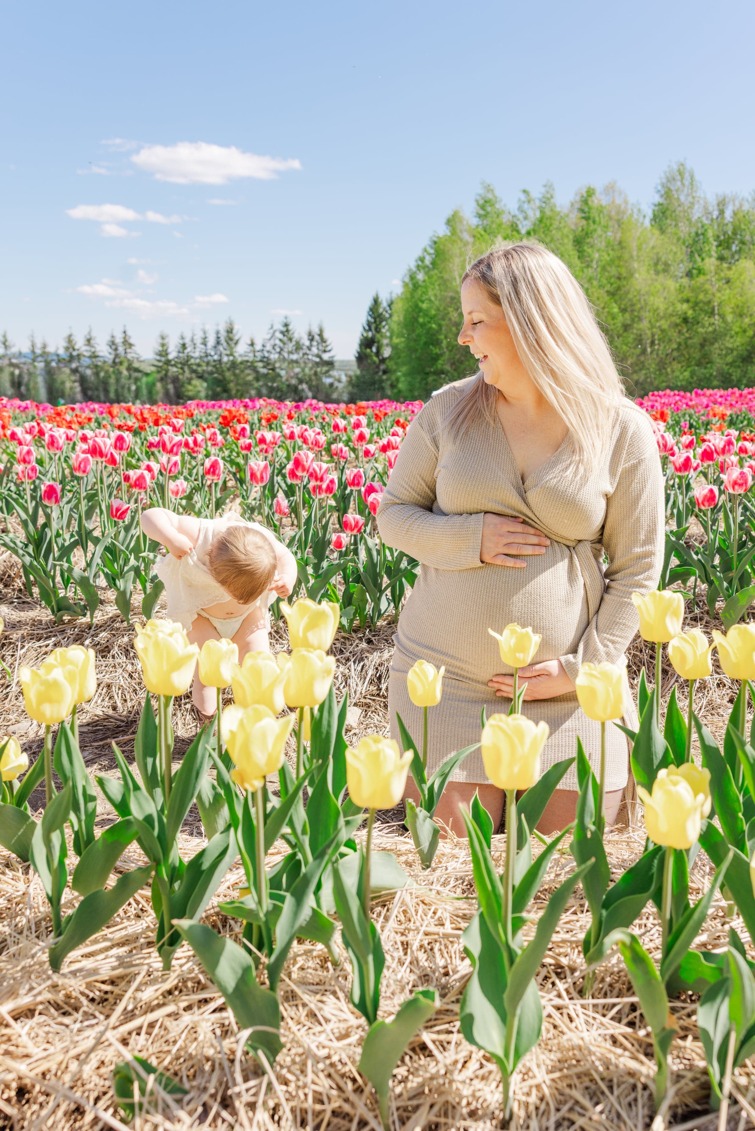 Maternity portrait Montreal by Kar-Mei Quach Photography