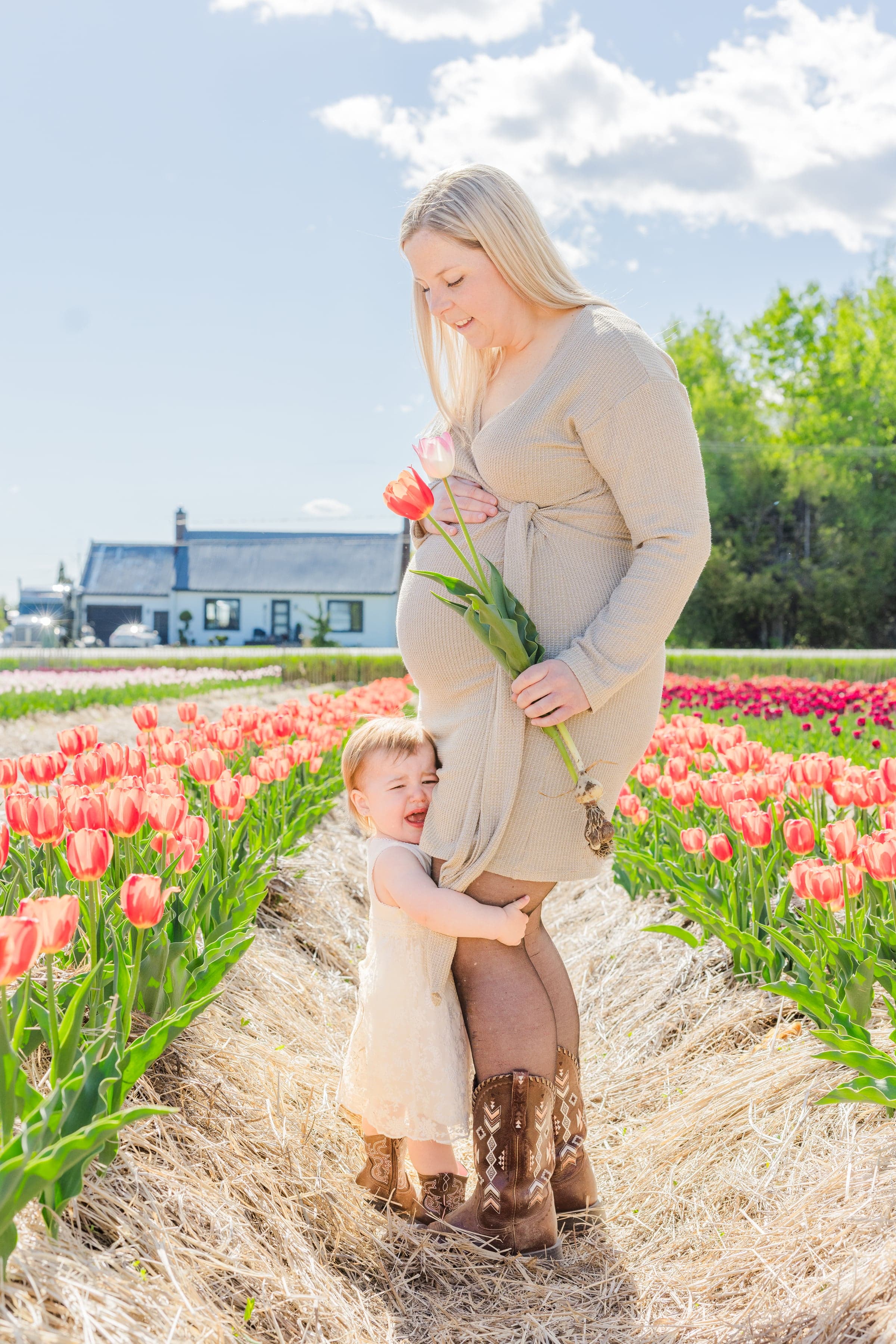 Montreal maternity photographer Kar-Mei Quach — natural light portrait
